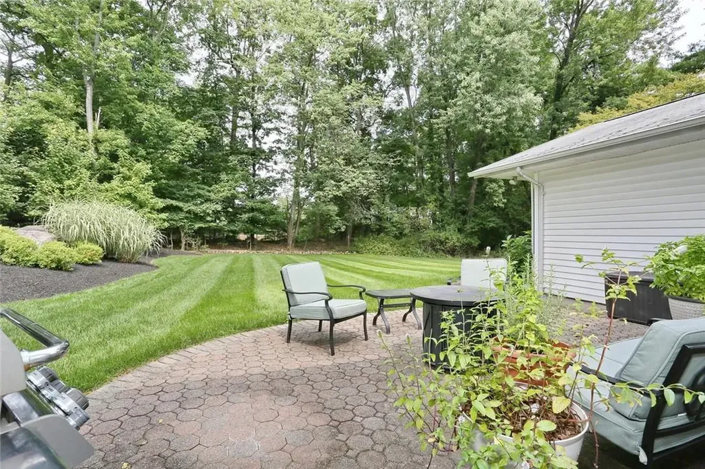 142 Pineview Avenue Bardonia NY 10954