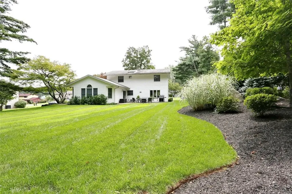 142 Pineview Avenue Bardonia NY 10954