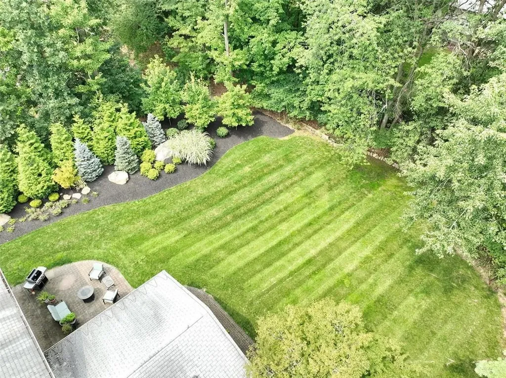 142 Pineview Avenue Bardonia NY 10954