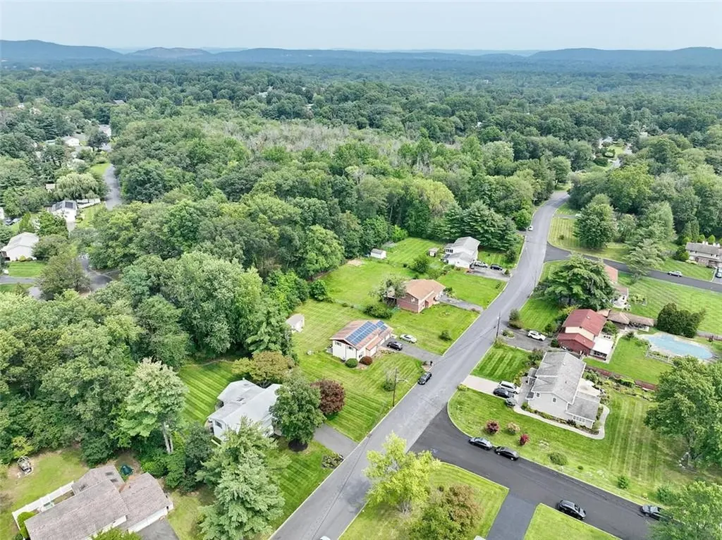 142 Pineview Avenue Bardonia NY 10954