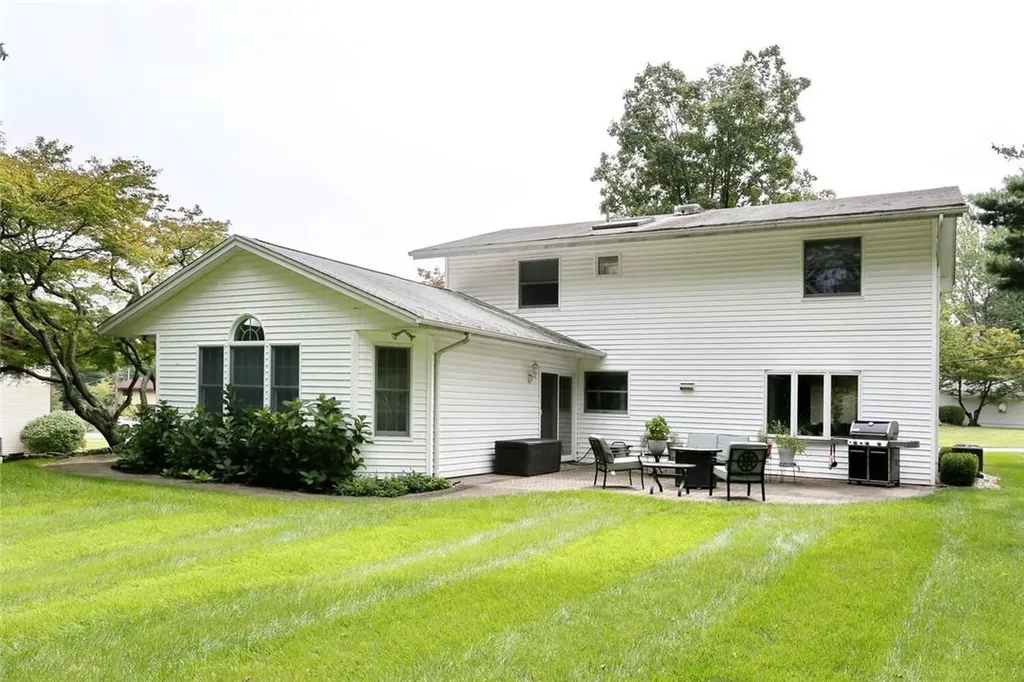 142 Pineview Avenue Bardonia NY 10954