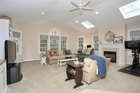 142 Pineview Avenue Bardonia NY 10954