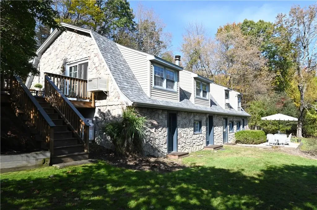 12 Echo Lane Warwick NY 10990