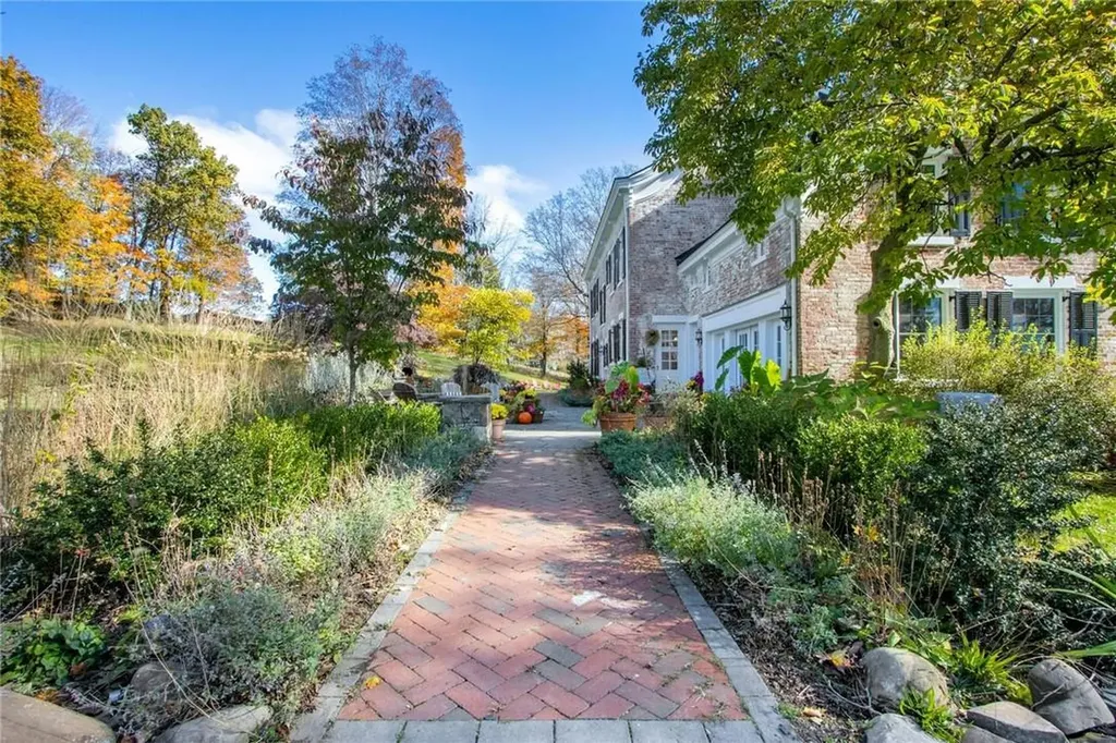 6 Silvertail Road Chester NY 10918