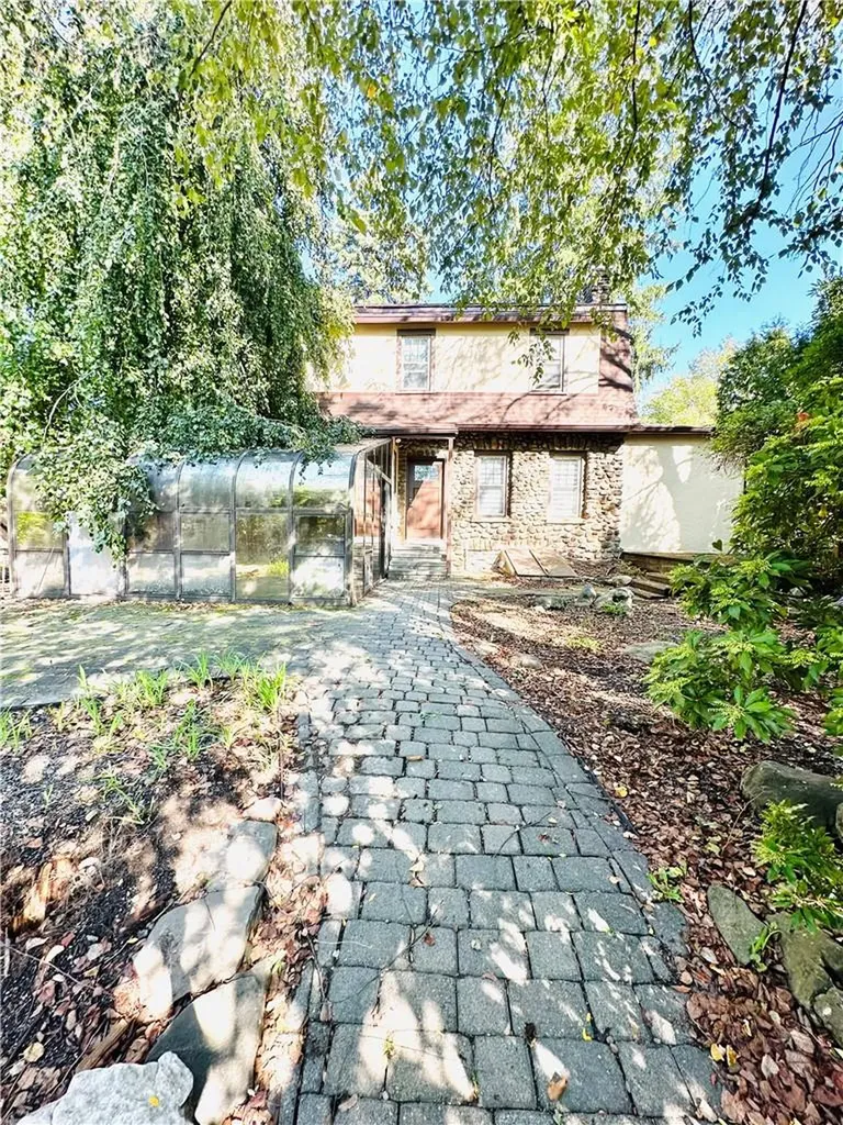 283 N Middletown Road Pearl River NY 10965