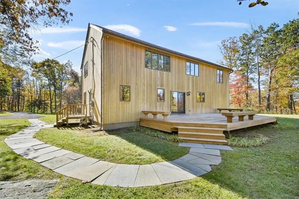 89 Mcmanus Road S Patterson NY 12563