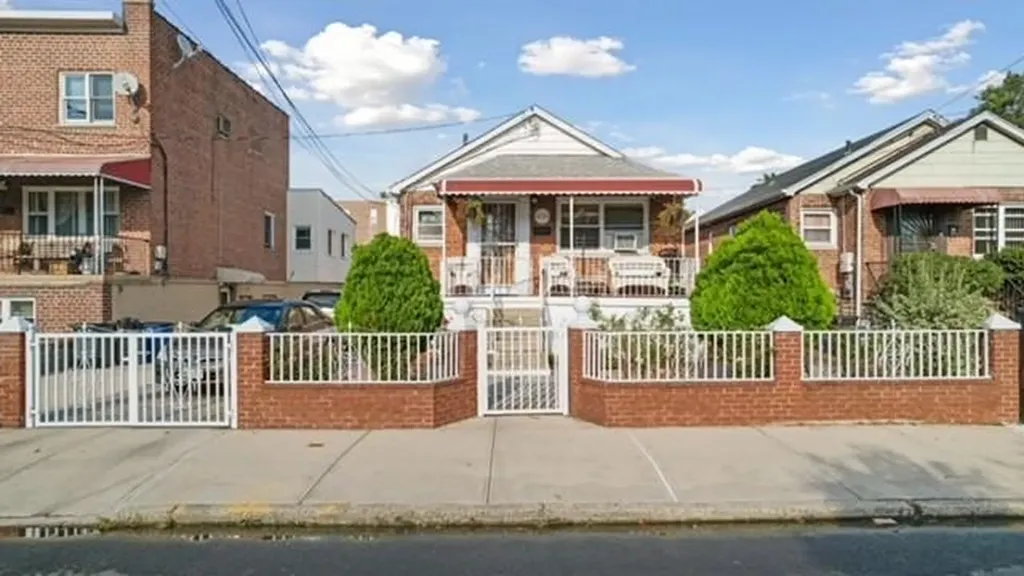 1048 Brinsmade Avenue Bronx NY 10465