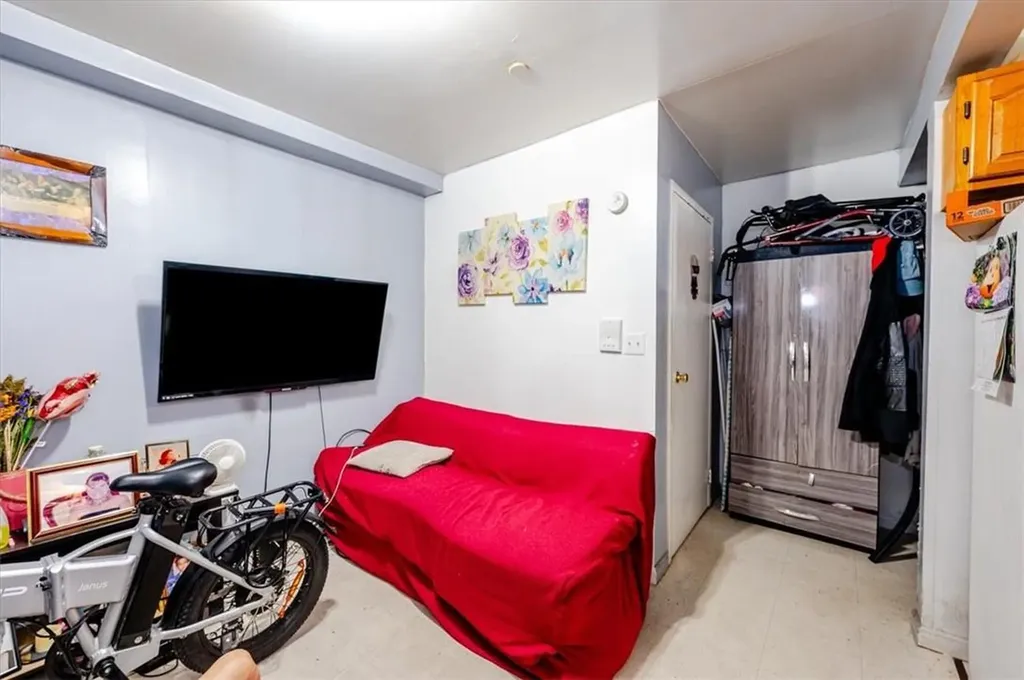 941 Croes Avenue Bronx NY 10473