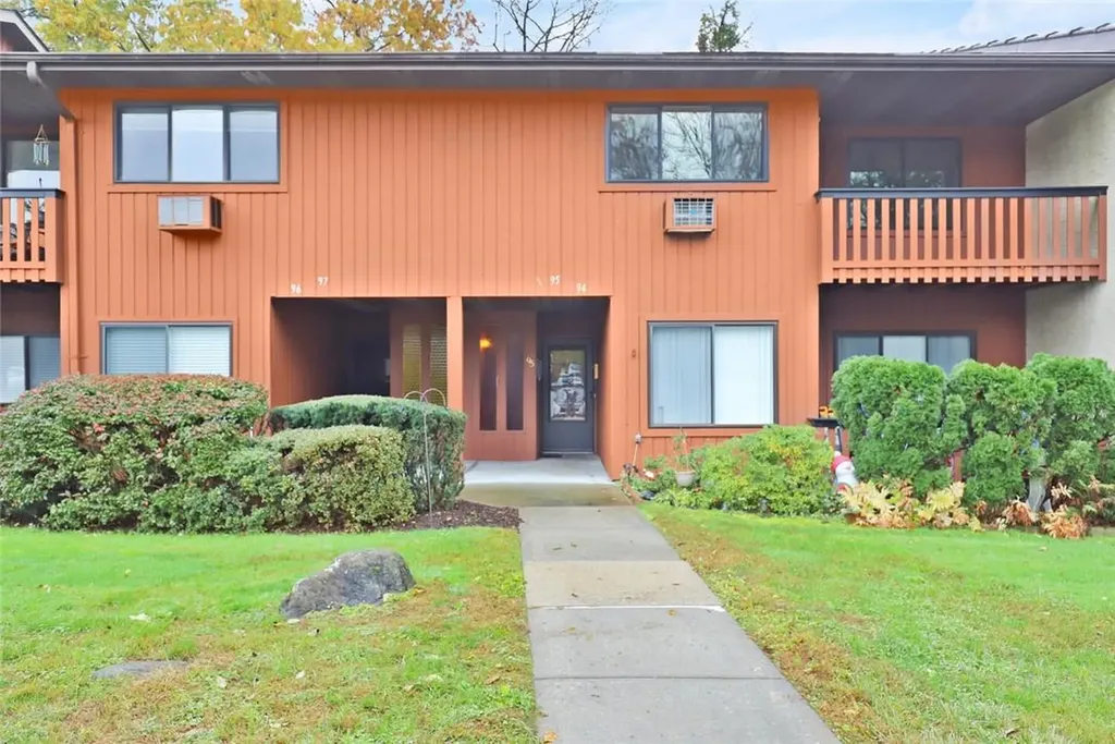 95 Coachlight Square Montrose NY 10548