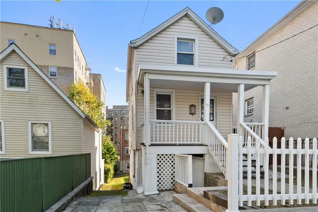 514 E 235th Street Bronx NY 10470