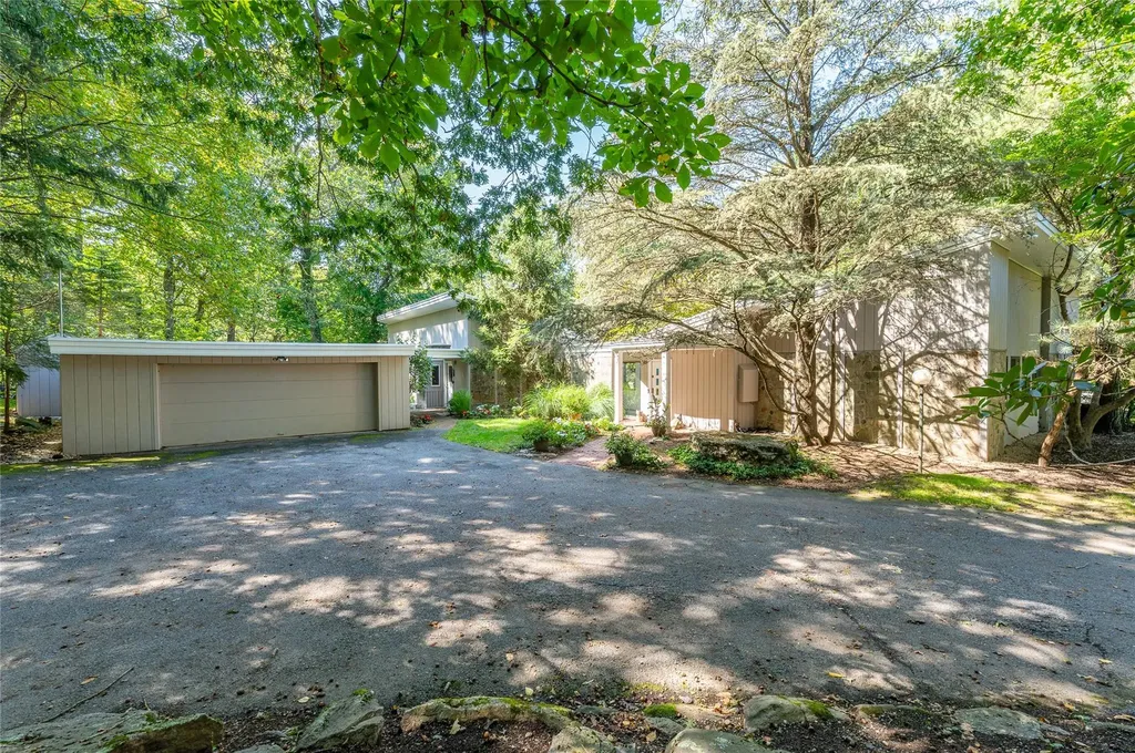 26 Cradle Rock Road Pound Ridge NY 10576