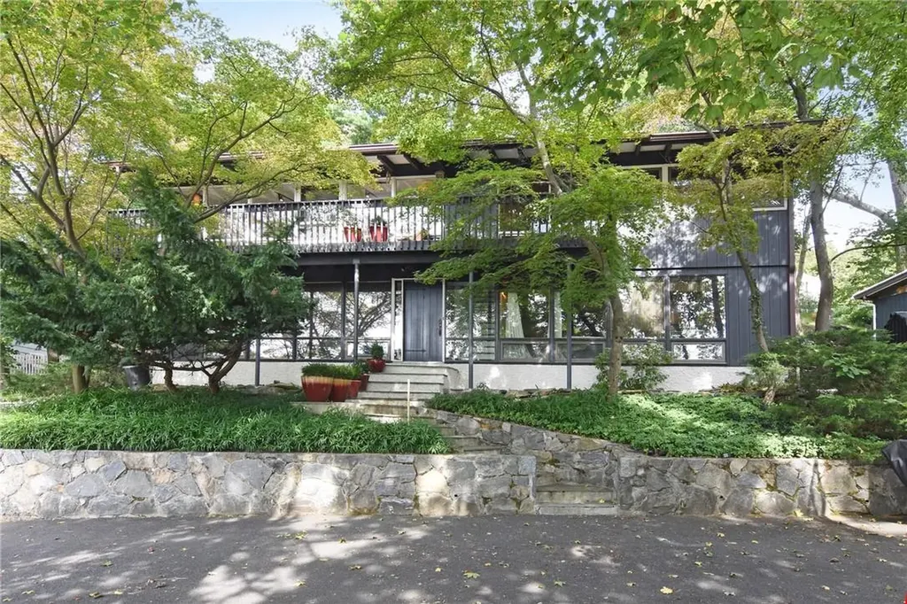 91 E Sunnyside Lane Irvington NY 10533