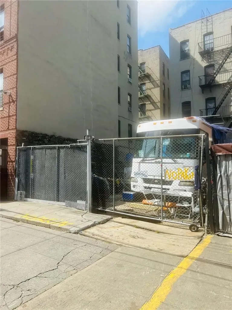 2259 Bassford Avenue Bronx NY 10457