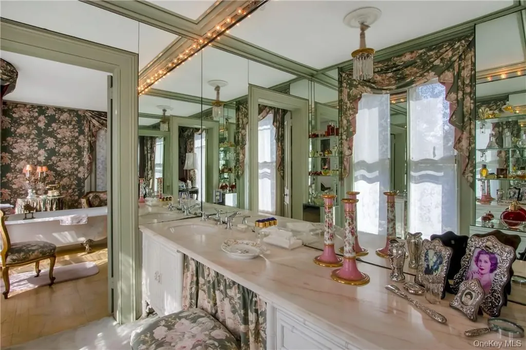 4 Deer Run Sparkill NY 10976