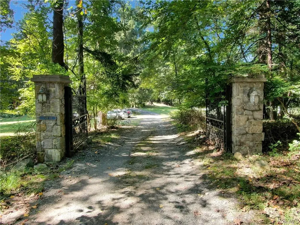 4 Deer Run Sparkill NY 10976