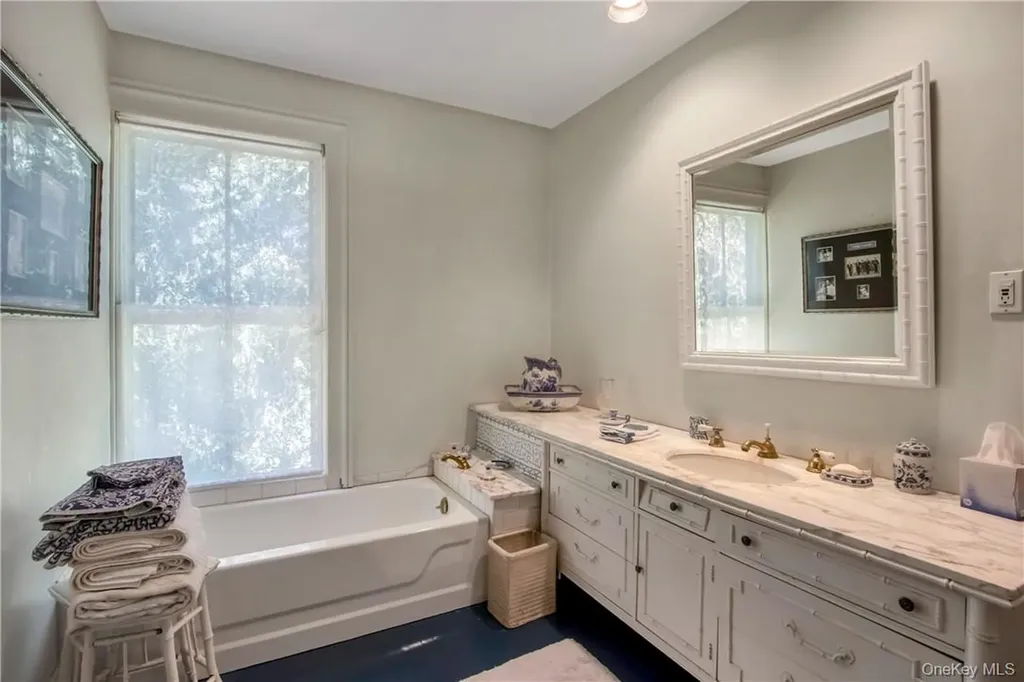4 Deer Run Sparkill NY 10976