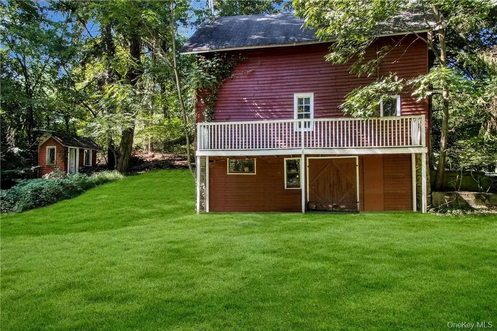 4 Deer Run Sparkill NY 10976