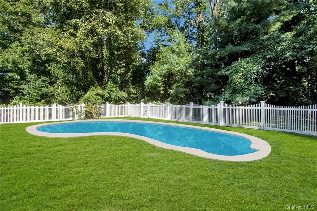 4 Deer Run Sparkill NY 10976