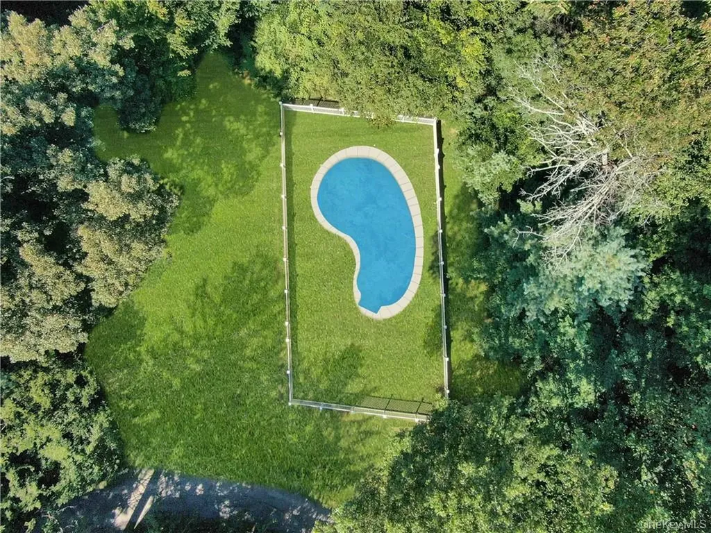 4 Deer Run Sparkill NY 10976