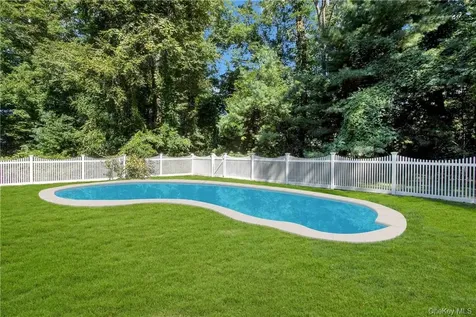 4 Deer Run Sparkill NY 10976