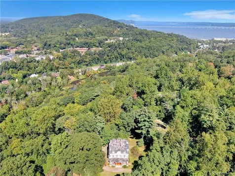 4 Deer Run Sparkill NY 10976