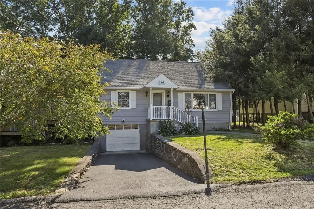 1649 Boulevard Peekskill NY 10566