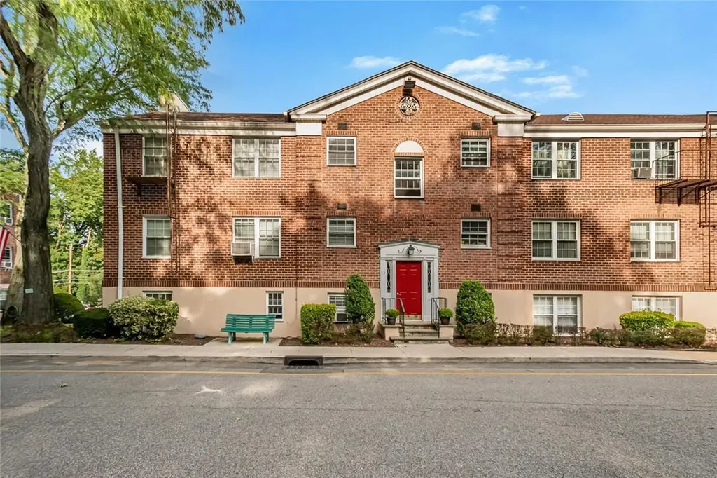 53 Rockledge Road Bronxville NY 10708