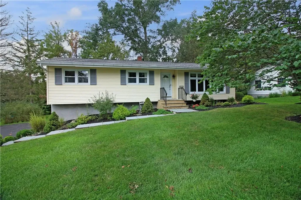 27 Fair Way Poughkeepsie NY 12603
