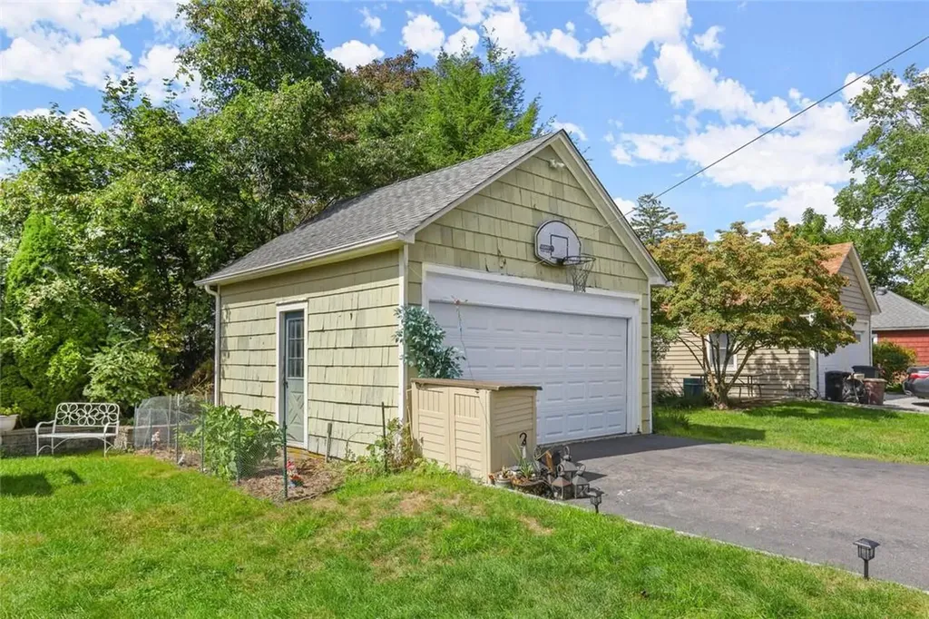 24 Mohegan Road Ossining NY 10562