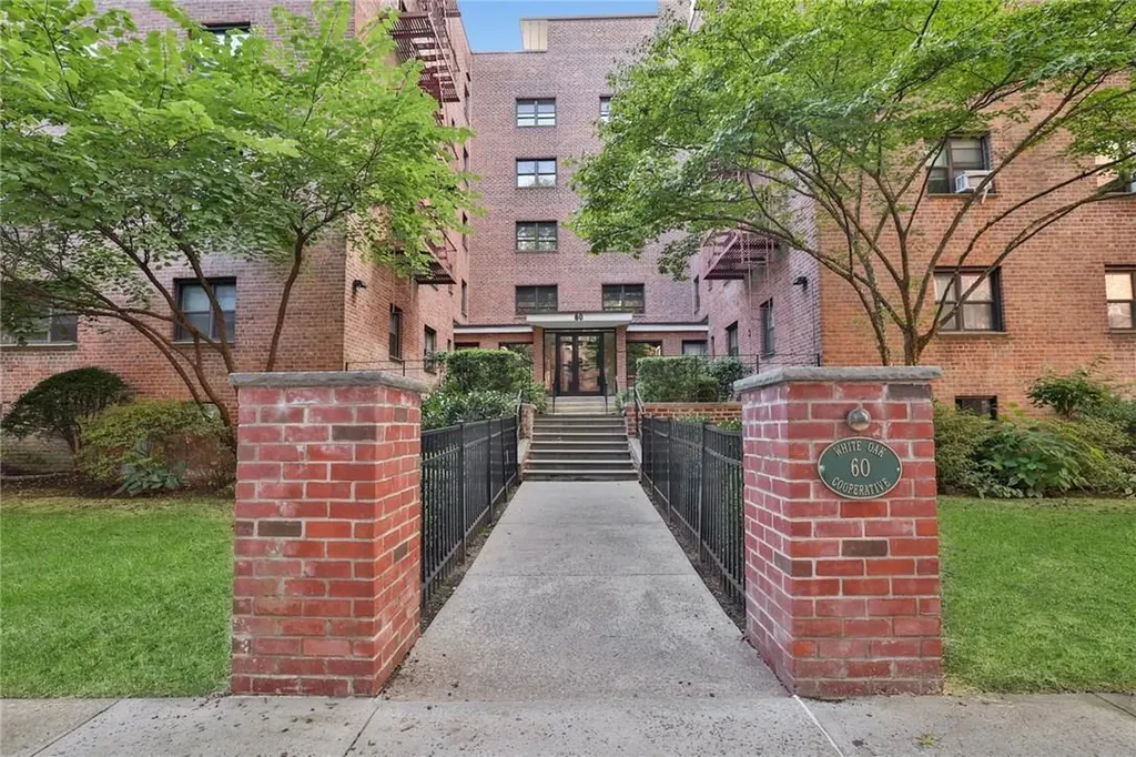 60 White Oak Street New Rochelle NY 10801
