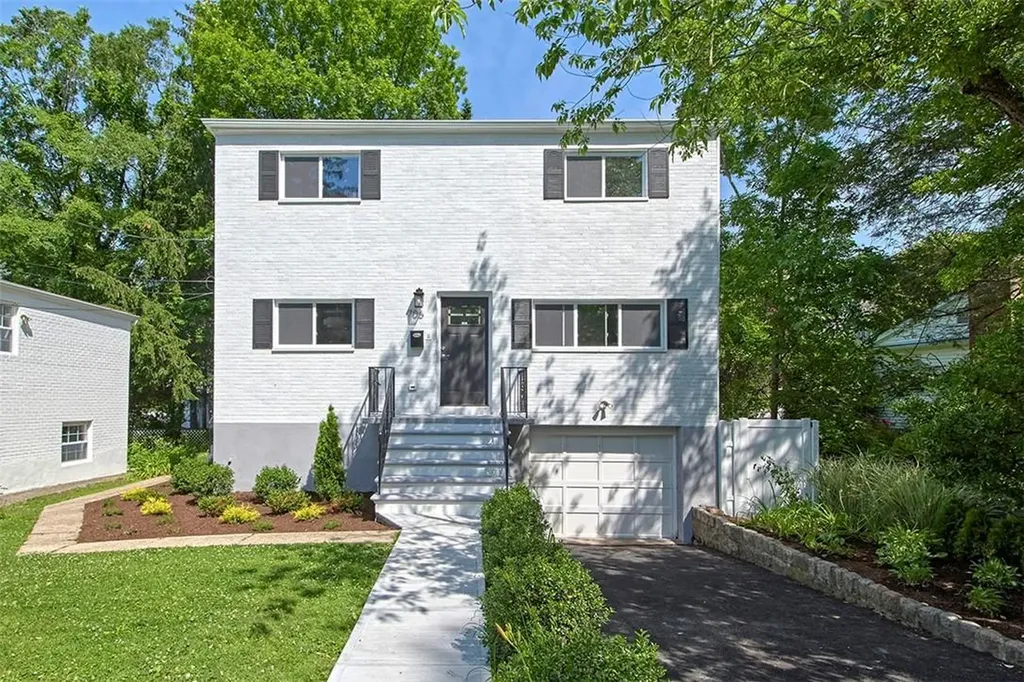 706 Forest Avenue Larchmont NY 10538