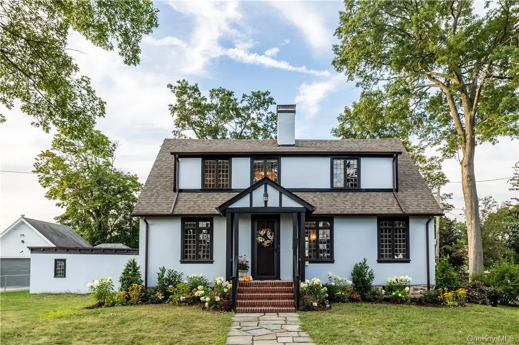 216 Travers Avenue Mamaroneck NY 10543