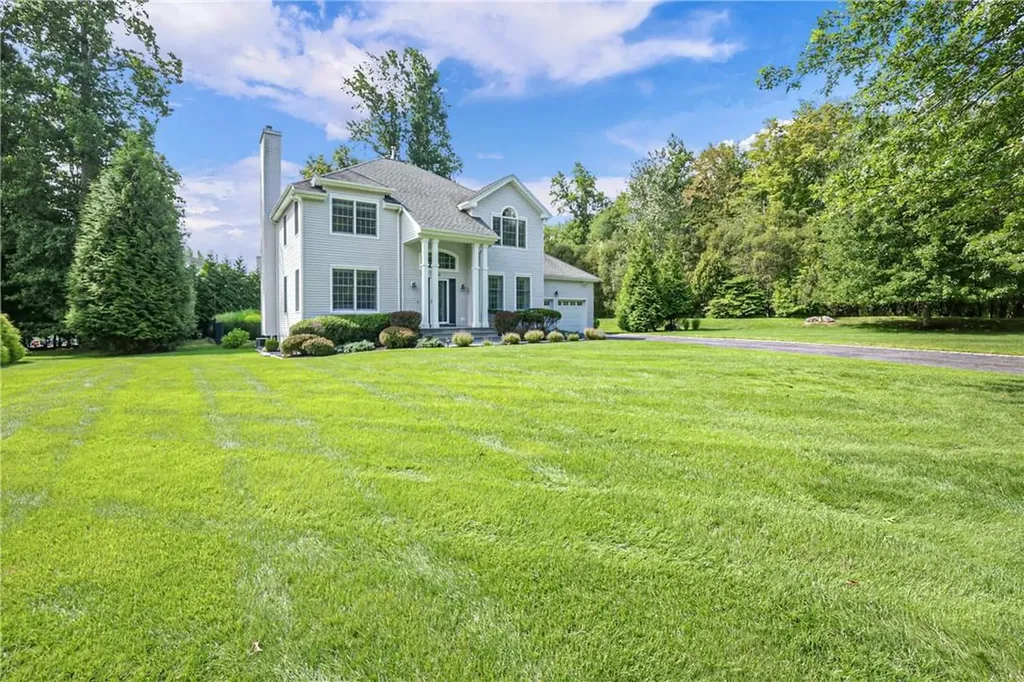 62 Loomis Drive Baldwin Place NY 10505