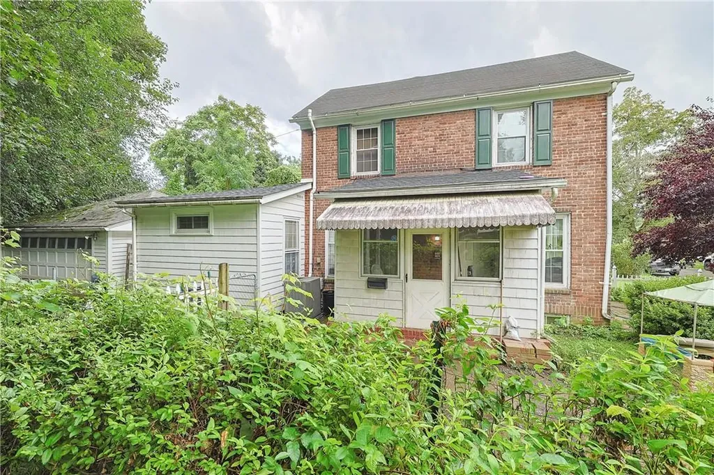 18 Bush Avenue Newburgh NY 12550