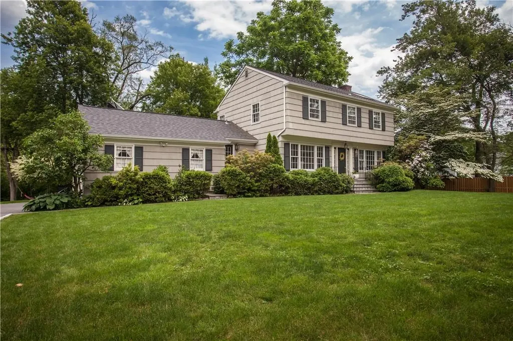 385 Quaker Road Chappaqua NY 10514