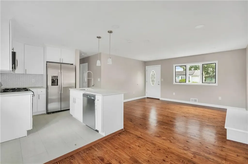 177 Mohawk Avenue Deer Park NY 11729