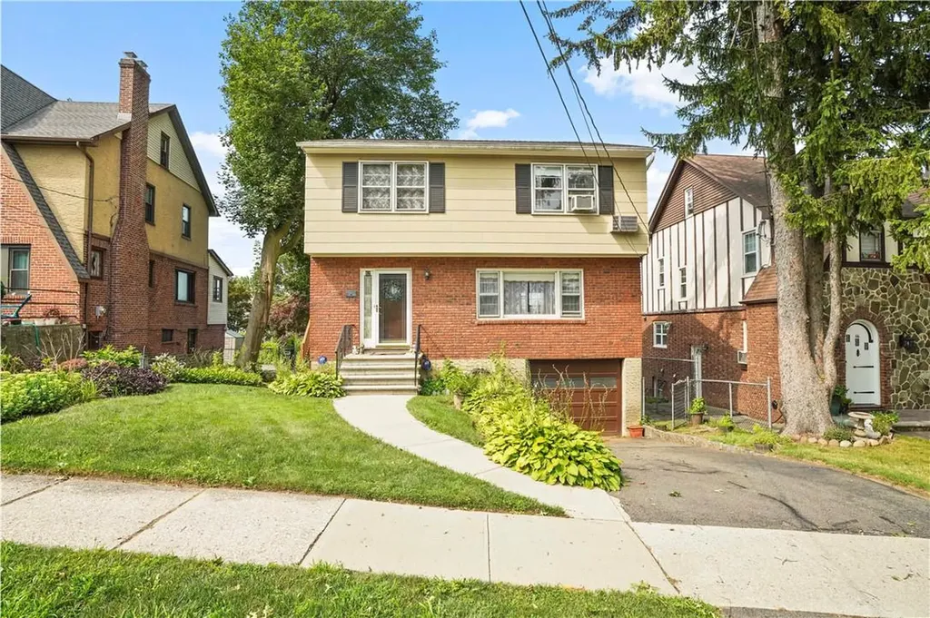 62 Durst Place Yonkers NY 10704