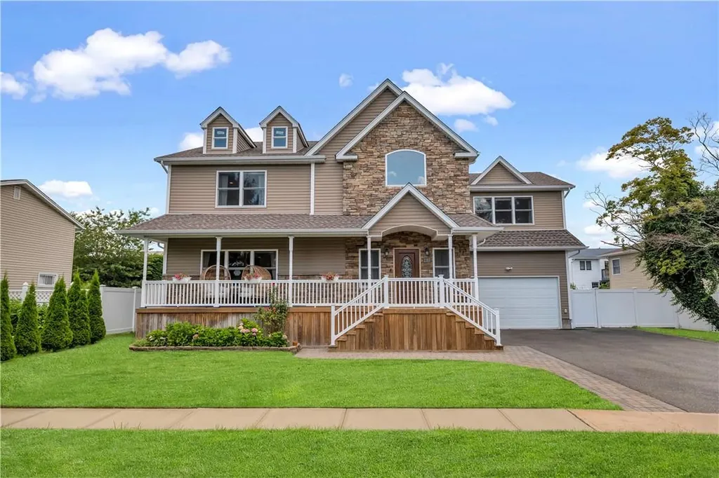 2357 Hampton Avenue Seaford NY 11783