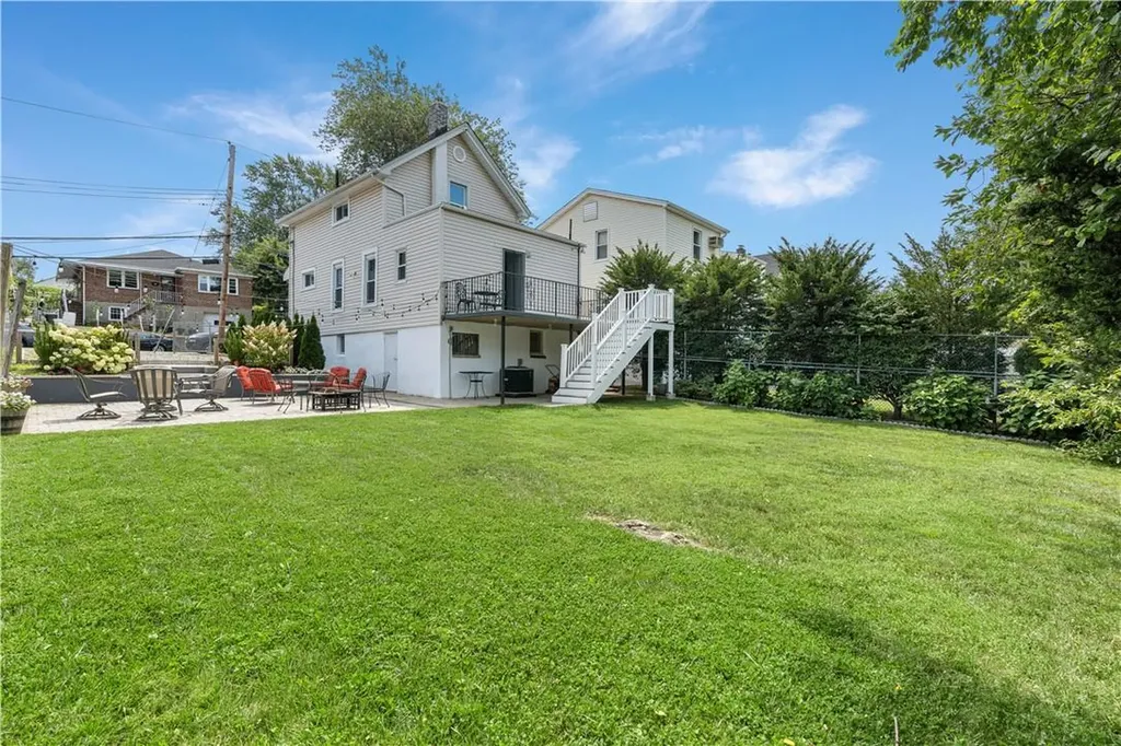129 Ridgewood Avenue Yonkers NY 10704