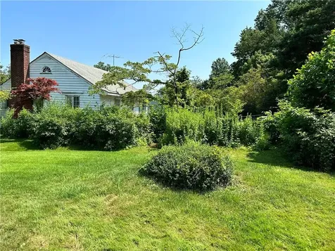 28 1/2 Pilgrim Drive Port Chester NY 10573