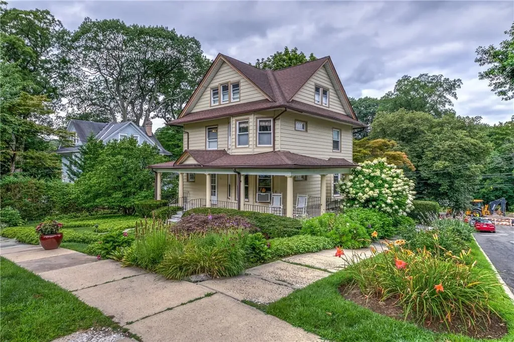 20 Walworth Terrace White Plains NY 10606