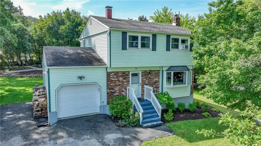 10 Elizabeth Avenue Middletown NY 10941