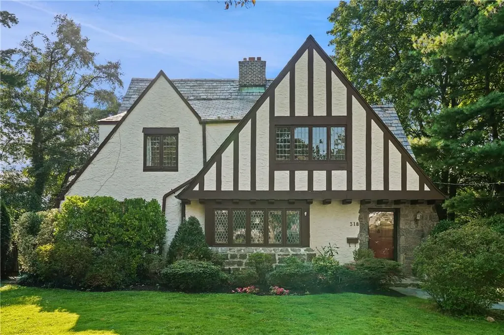 318 Heathcote Road Scarsdale NY 10583