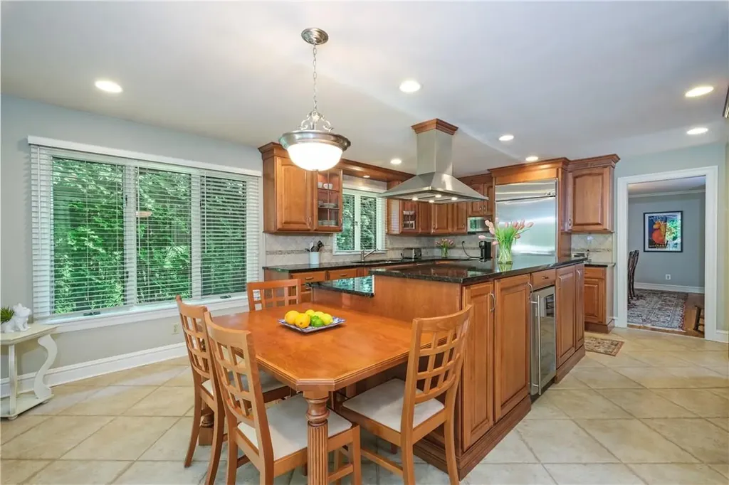 122 Barton Road White Plains NY 10605