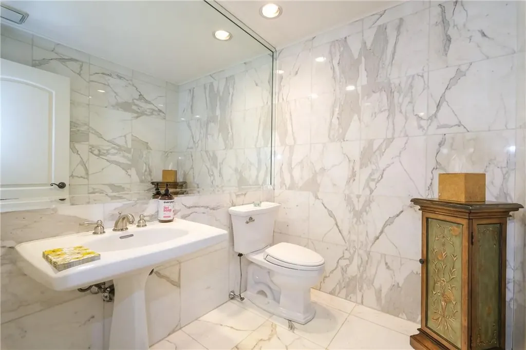 122 Barton Road White Plains NY 10605