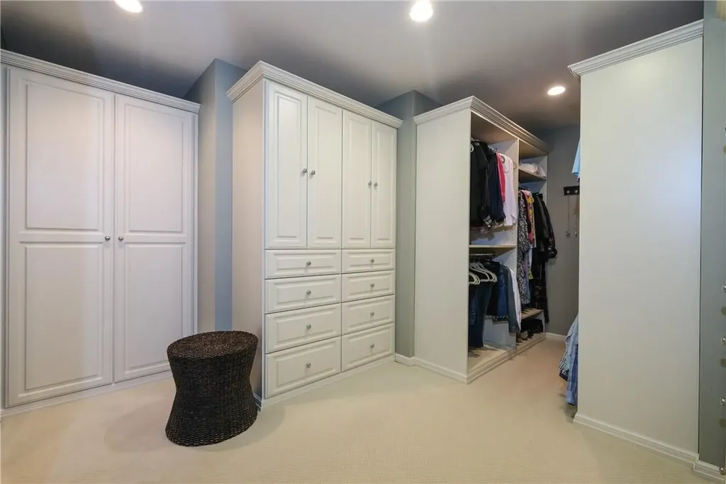 122 Barton Road White Plains NY 10605