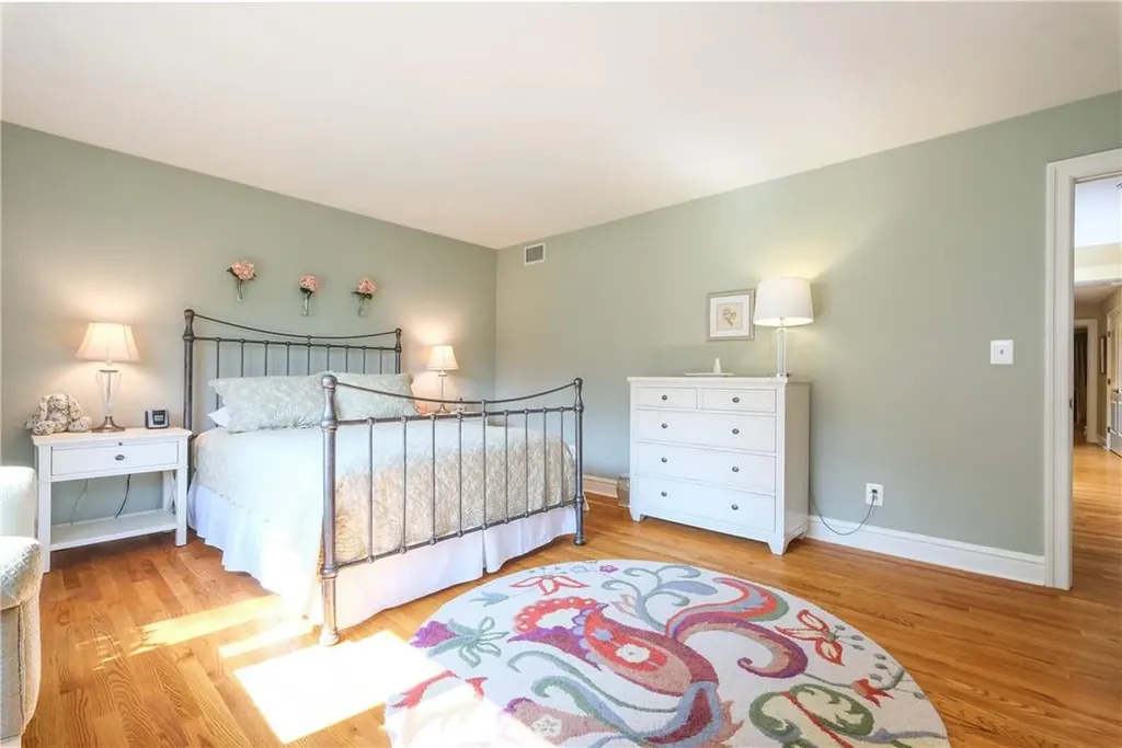 122 Barton Road White Plains NY 10605