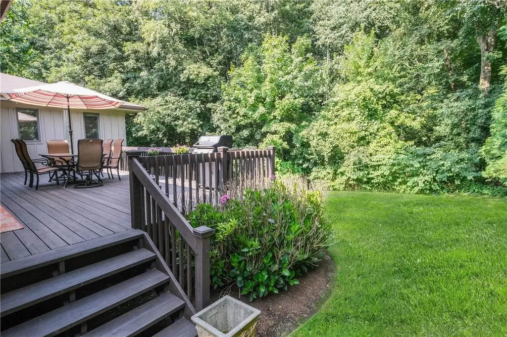 122 Barton Road White Plains NY 10605