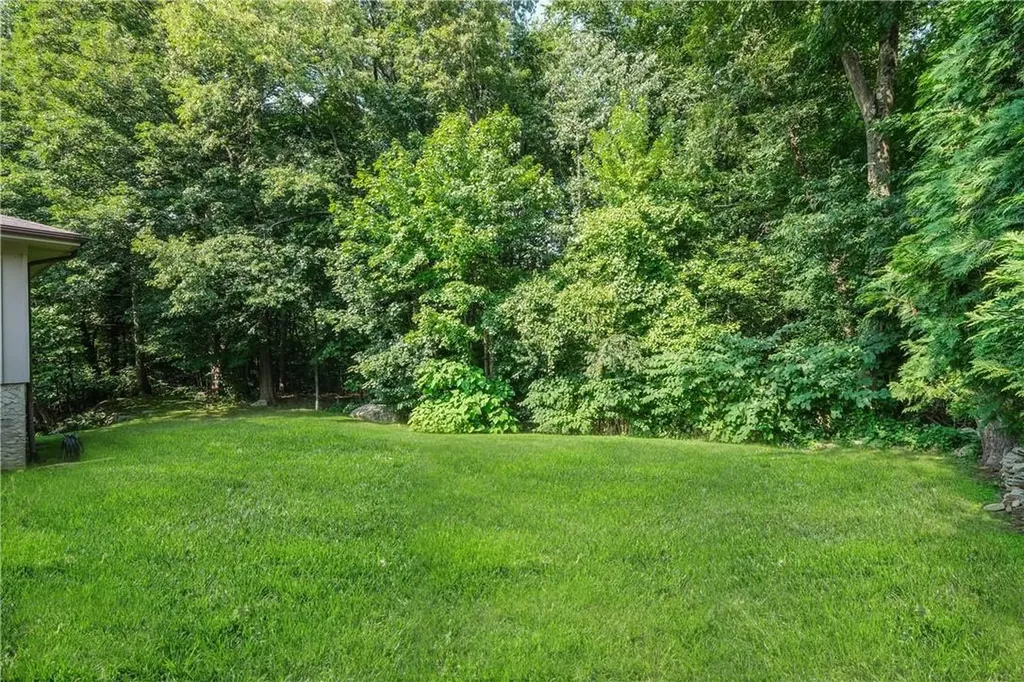 122 Barton Road White Plains NY 10605