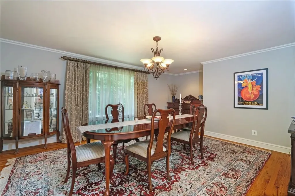 122 Barton Road White Plains NY 10605